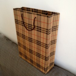 禮品包裝服裝手提紙袋、環(huán)保購(gòu)物紙袋子 牛皮紙品牌店專業(yè)定制