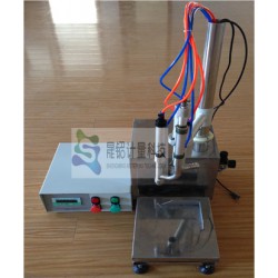 小型定量灌裝機(jī)