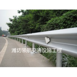 【包您滿意】濰坊護(hù)欄廠家@道路護(hù)欄廠家?濰坊道路隔離欄@濰坊橋梁護(hù)欄？濰坊波形護(hù)欄？歡迎您致電！