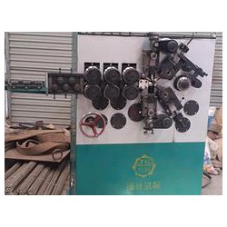 彈卷簧機(jī)操作，想買實惠的卷簧機(jī)，就來冠恩機(jī)械