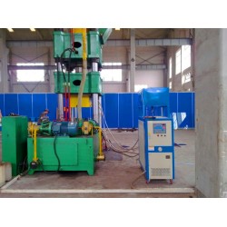 油式溫度控制機(jī)，導(dǎo)熱油模溫機(jī)，液壓模具油加熱器