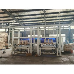 木托盤自動(dòng)打釘機(jī)