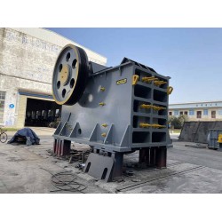 廢棄水泥塊破碎后能鋪路嗎？水泥塊破碎機有哪些？